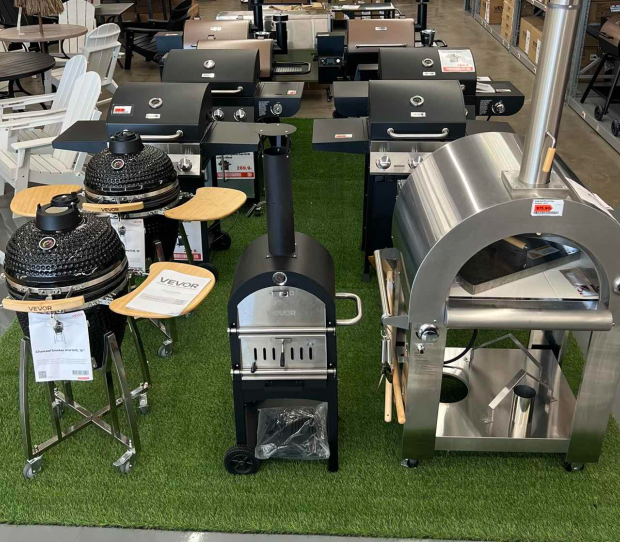 VEVOR in-store aisle