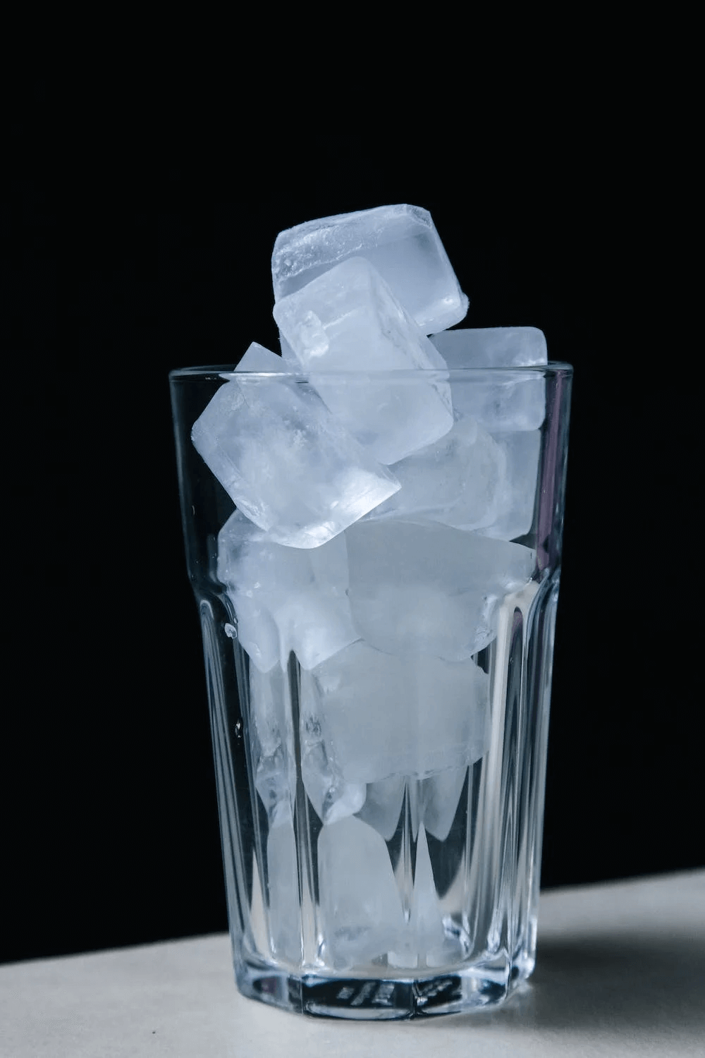 How Long Does an Ice Maker Take to Make Ice Cubes in a Typical Freezer?