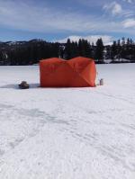 VEVOR 4 Person Ice Fishing Shelter Zelt 210D Oxford Gewebe tragbare Ice  Shelter Starke Verdicken Wasserdic : : Sport & Freizeit