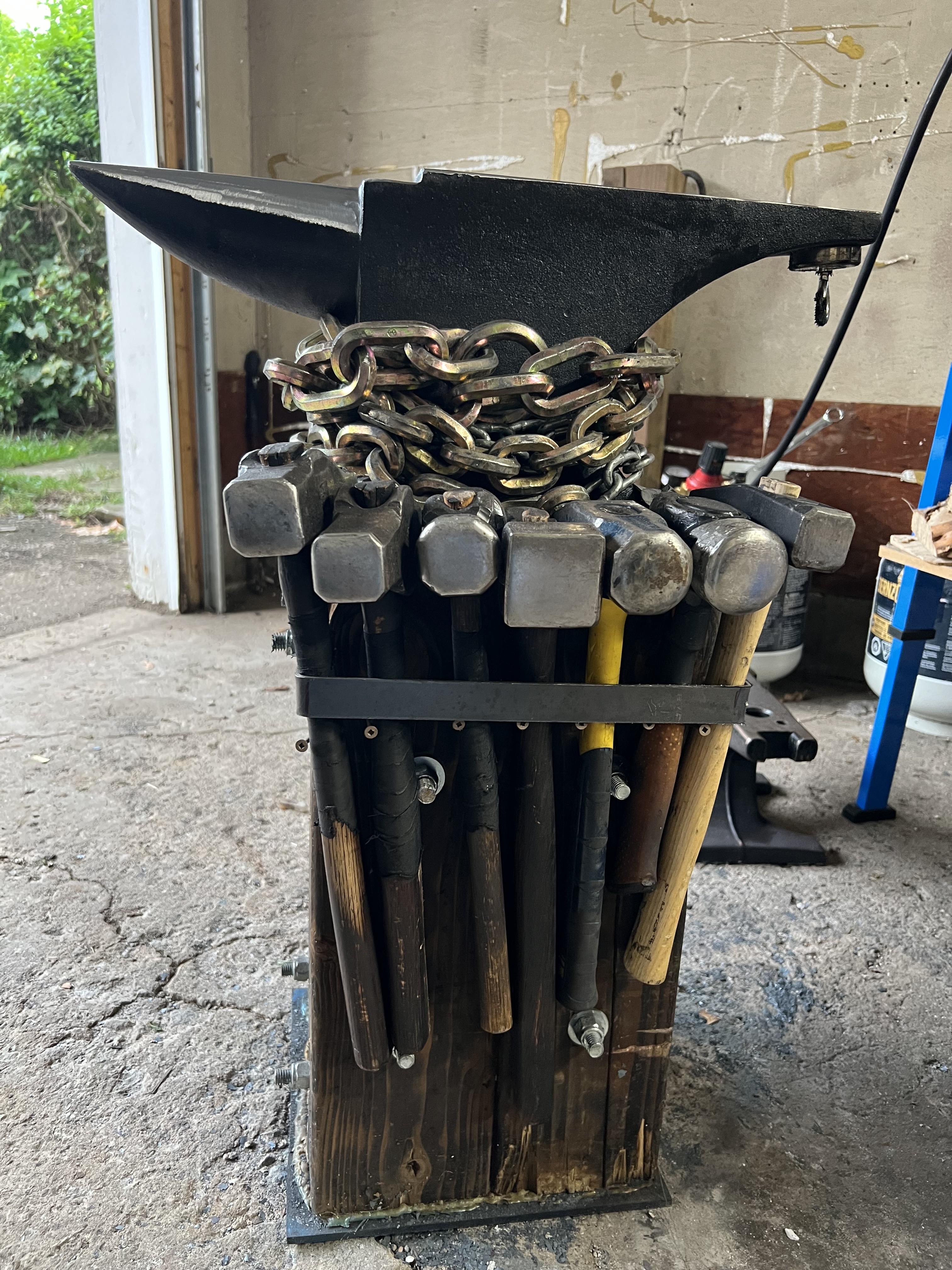 VEVOR Round Horn Anvil – 110 LBS, 50 HRC, 70% Rebound Rate