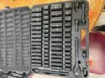 Ratchet has very fine clicks , very heavy duty 5