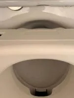 Réhausseur pas compatible avec mes toilettes  5